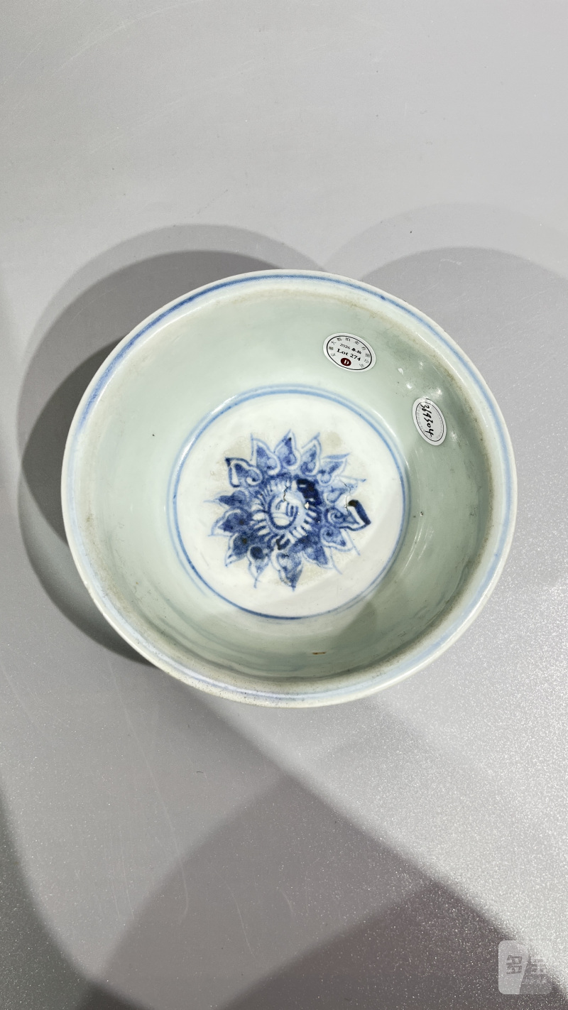 明早期 青花缠枝花卉纹碗 - 图7